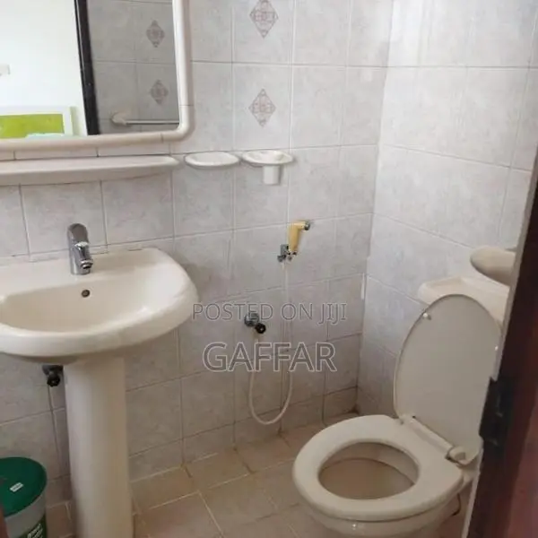 2 Bedroom Fully Furnished Apartment Colombo 5