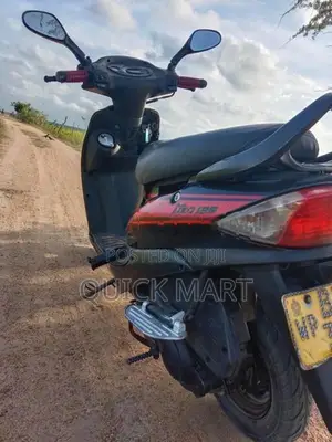 Mahindra Uzo 125 2017