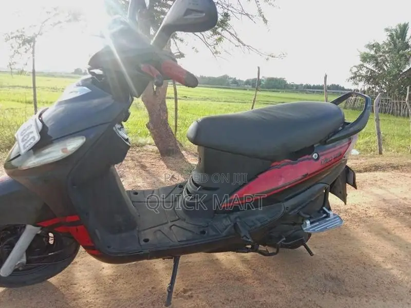 Mahindra Uzo 125 2017