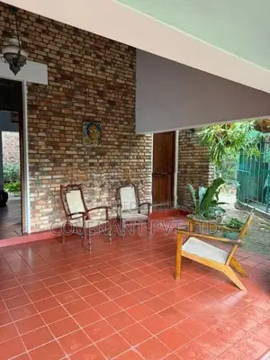 Land for Sale with Vintage House in Colombo 5