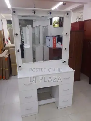 Holywood Dressing Table