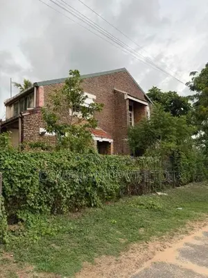 Land for Sale with Vintage House in Colombo 5