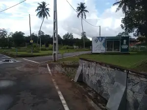 කොට්ටාව බස් පාරට මුහුනලා බිම් කොටස් විකිණීමට