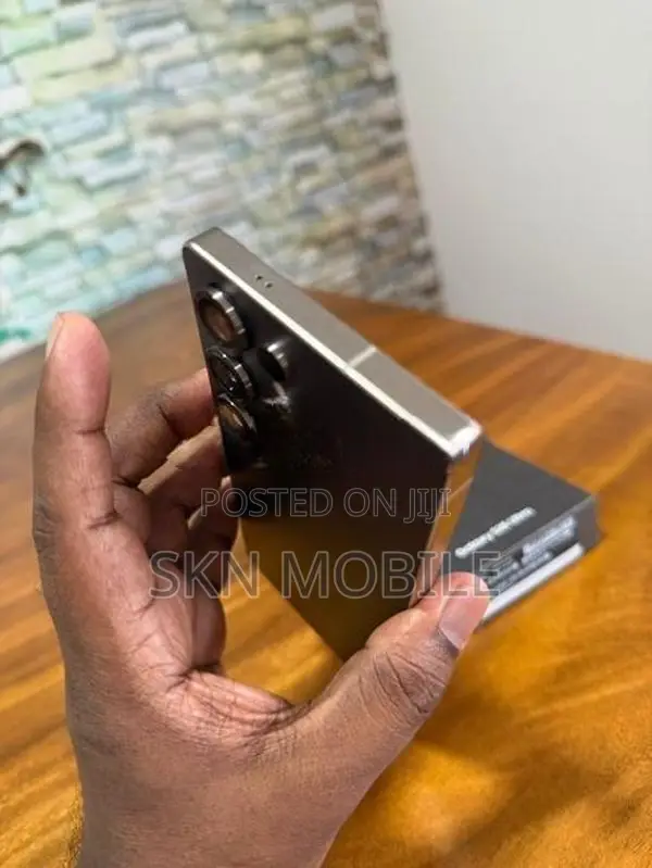 Samsung Galaxy S25 Ultra 12GB 256GB 5G (Used)