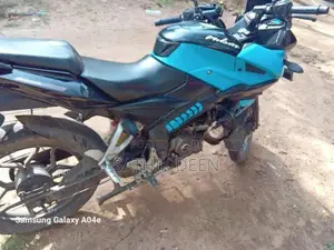 Bajaj Pulsar AS 150 2016