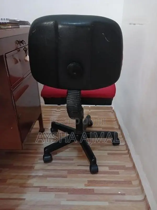 Office Chair With Table