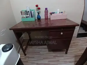 Office Chair With Table