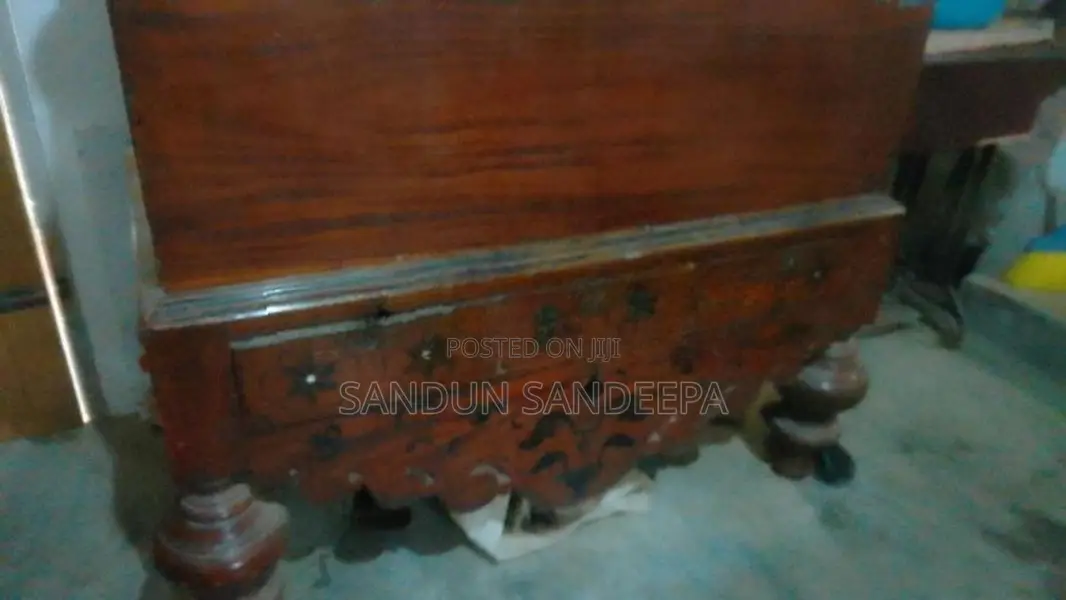 Antique Pettagam