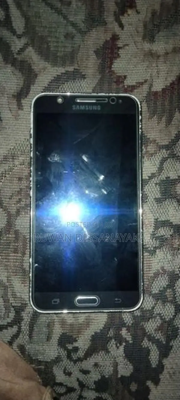 Samsung Galaxy J7 (Used)