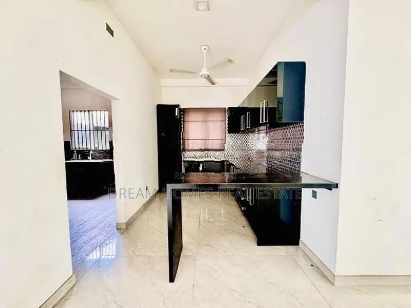 Spacious Family Home for Sale near Madiwela Road, Nugegoda