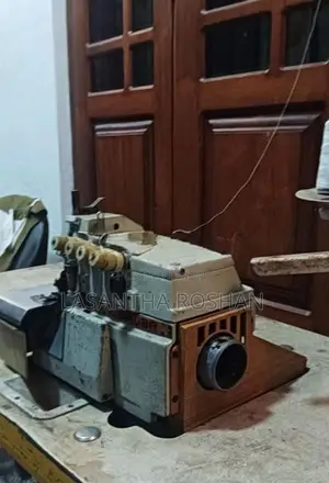 රෙදි මහන මැශින්