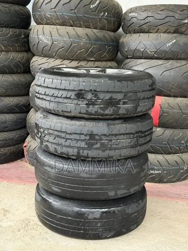 Toyota Aqua 175/65 R15 Alloy Wheel Set