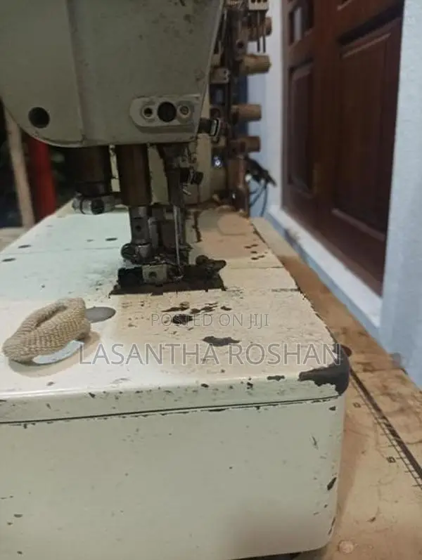 රෙදි මහන මැශින්