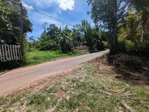 60P Valuable Land with Old House - Near Kuliyapitiya Town (Galahitiyaw