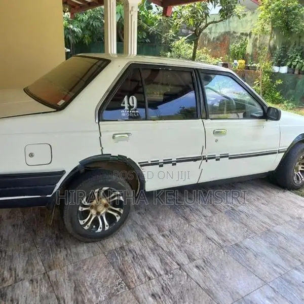 Nissan Sunny B11 1987
