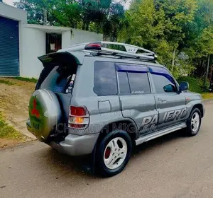 Mitsubishi Pajero 2000