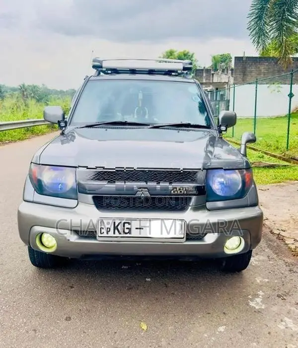 Mitsubishi Pajero 2000
