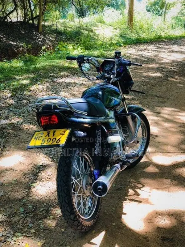 Bajaj CT100 2012