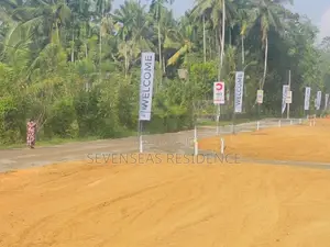 Valuable land for sale in Padukka Town