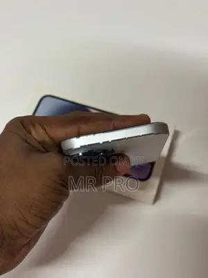 Apple iPhone 15 256GB (Used)