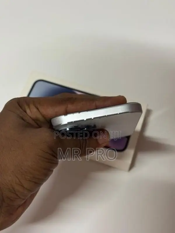 Apple iPhone 15 256GB (Used)