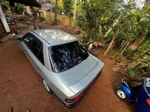 Mazda Familia 1990