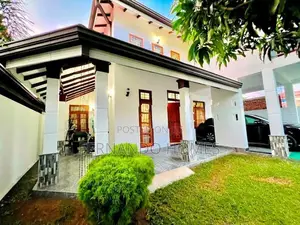 Good Condition An Upstairs Best House For Sale In Negombo Daluwakotuwa