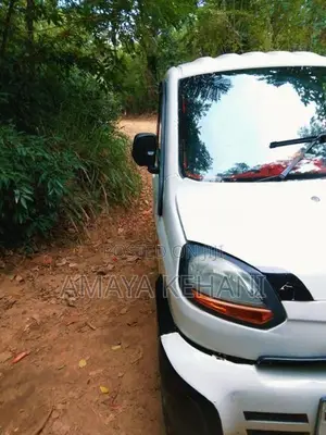 Bajaj Qute White 2019