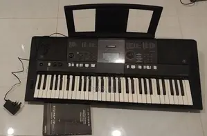 Yamaha PSR E423 Digital Keyboard