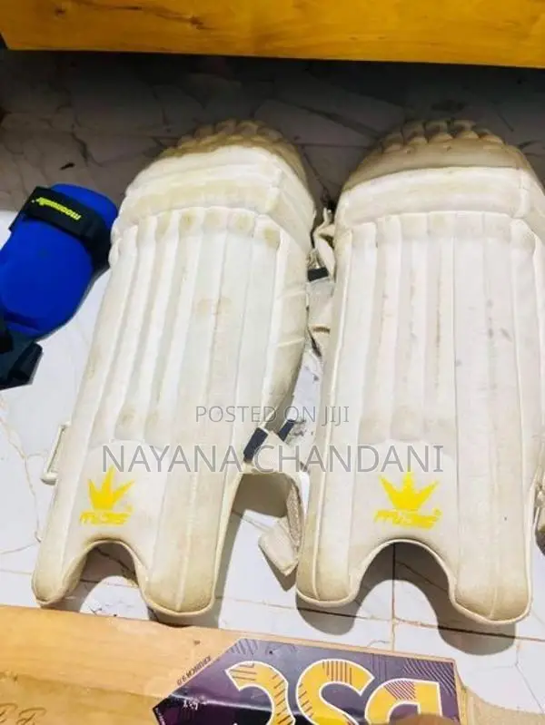 Mids Cricket Pads