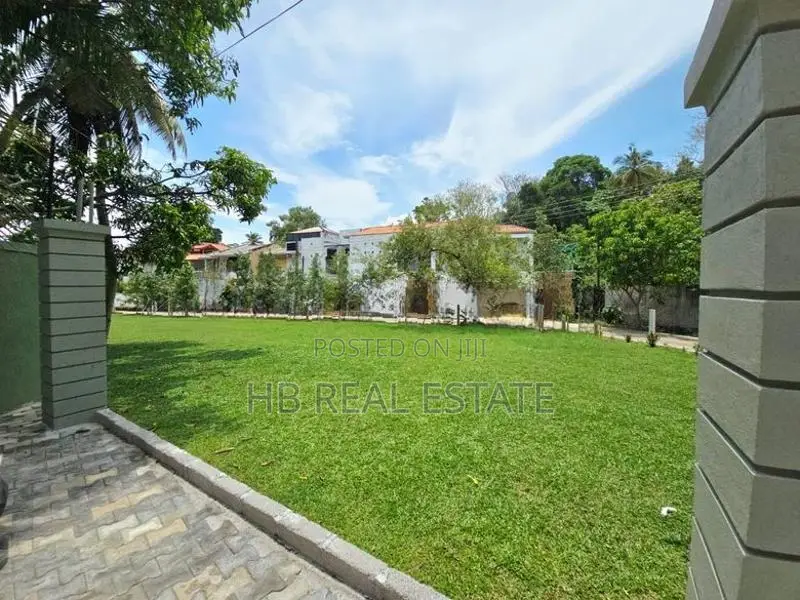 40 P Residential Bare Land For Sale Thalawathugoda