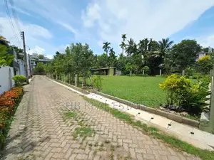 40 P Residential Bare Land For Sale Thalawathugoda