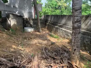 Valuable Land with Unfinished Building for Sale in Homagama