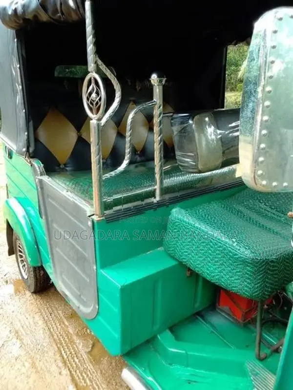 Bajaj RE 2004