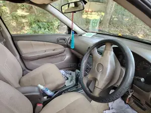 Nissan Sunny Super Salon 2001