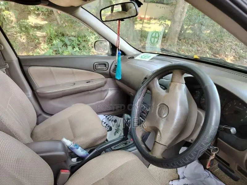 Nissan Sunny Super Salon 2001