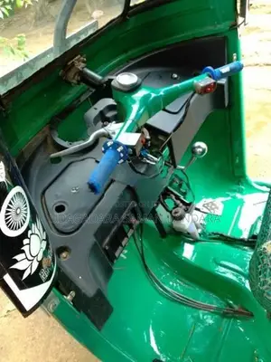 Bajaj RE 2004