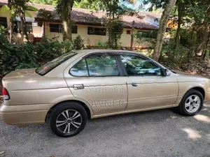 Nissan Sunny Super Salon 2001