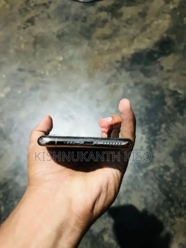 Apple iPhone XS Max (Used)