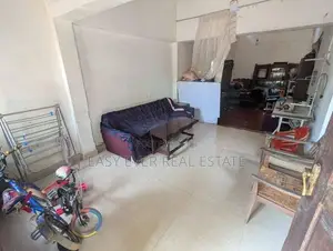 ඉඩමක් සමග නිවසක් විකිණීමට තිහාරිය