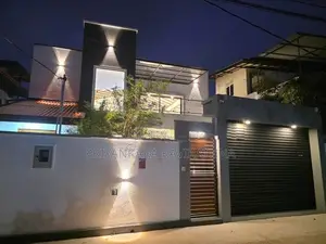 Piliyandala පර්චස් 11.5 ක සුකෝපබෝගී අලුත්ම දෙමහල් නිවසක් විකිනීමට