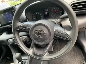 Toyota Yaris X Limited Push Start 2023