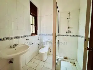 Elegant 4-Bedroom Luxury Home – Battaramulla