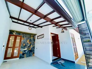 අතුරුගිරියෙන් අලුත්ම අලුත් නිවසක් - ගල්වරුසාව පාරෙන්