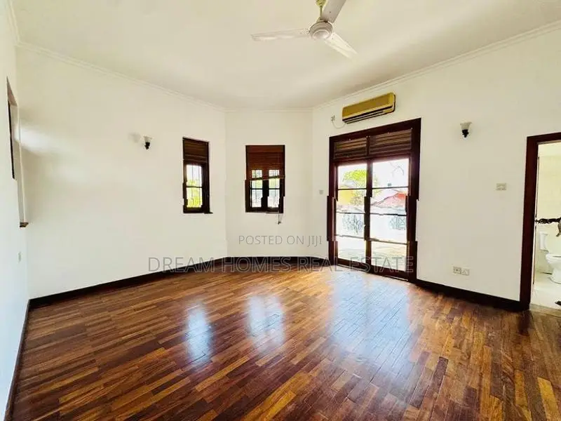 Elegant 4-Bedroom Luxury Home – Battaramulla