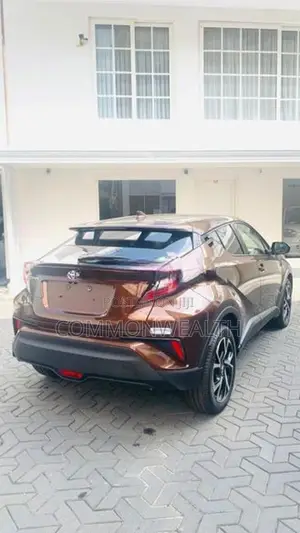 Toyota CHR NGX 50 2017