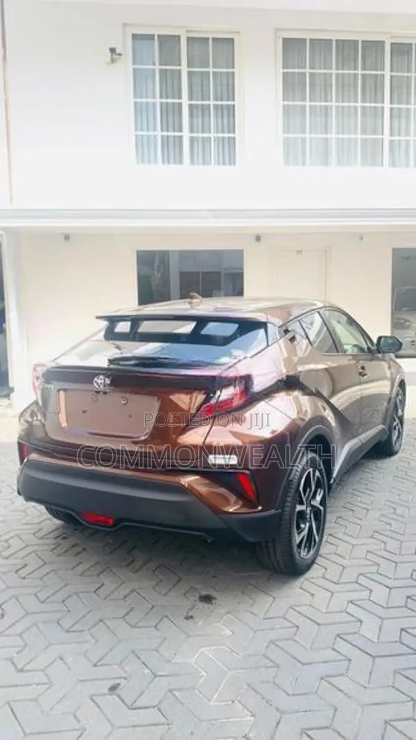 Toyota CHR NGX 50 2017