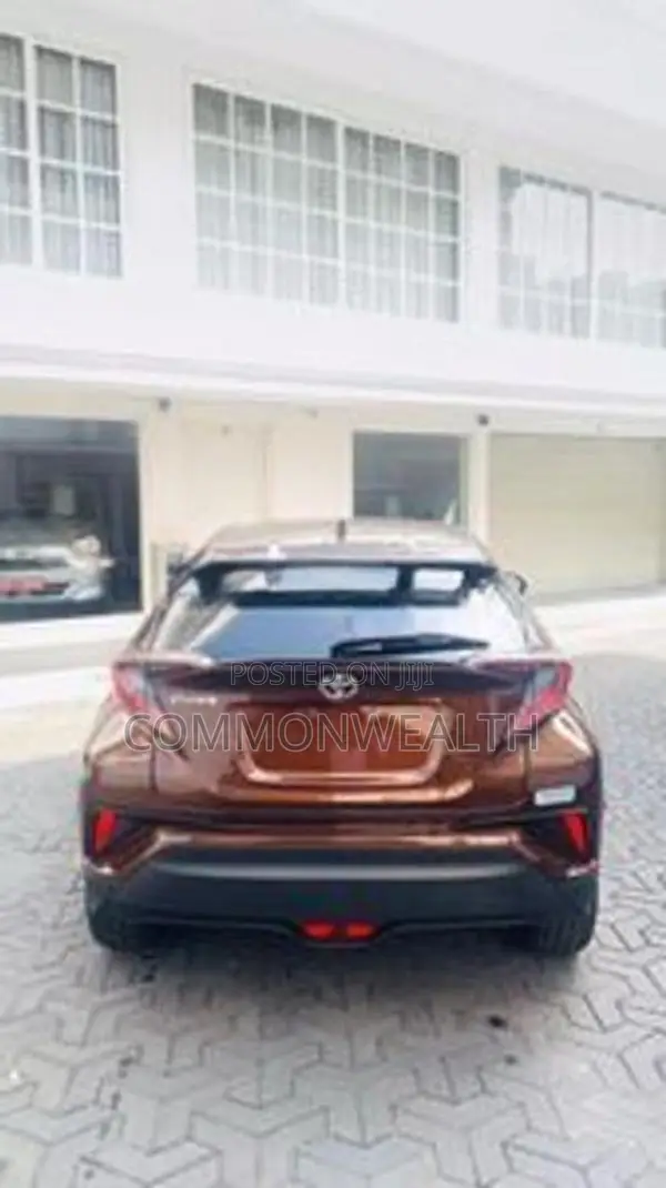 Toyota CHR NGX 50 2017