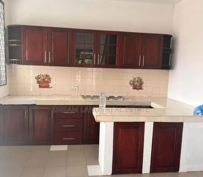 Upper floor for rent mount laviniya