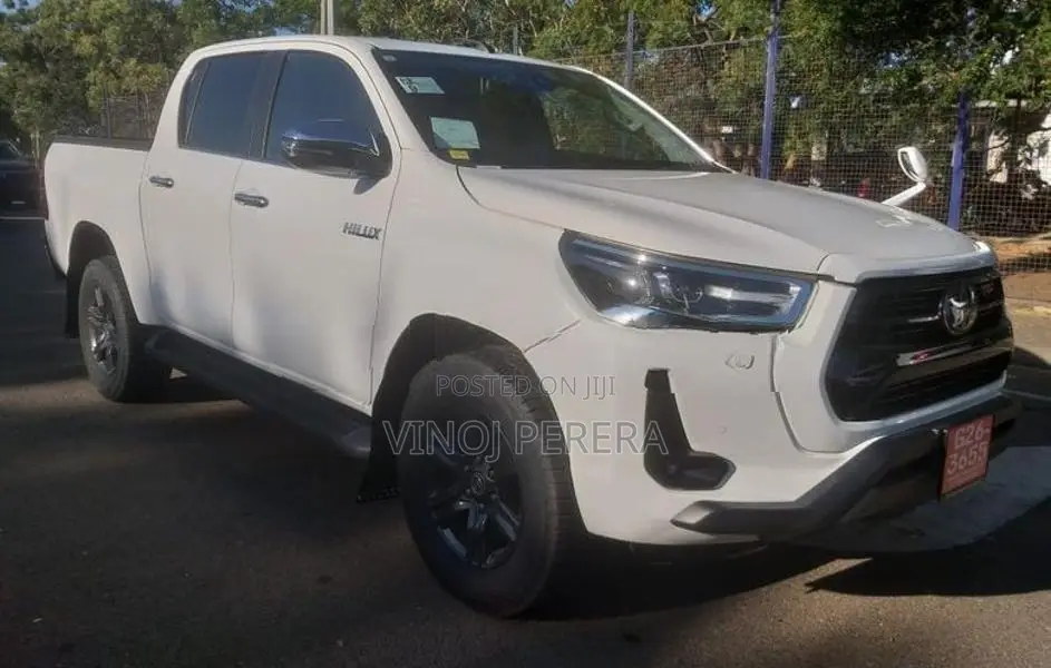Toyota Hilux GR Sport japan 2023
